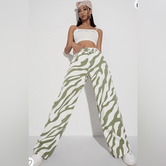 Zebra Olive Green and White Wide Leg Pants - Picture 5 of 9
